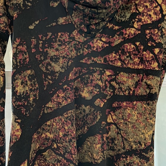 Isabel De Pedro, black and burgundy. Size 4 US - Picture 2 of 4